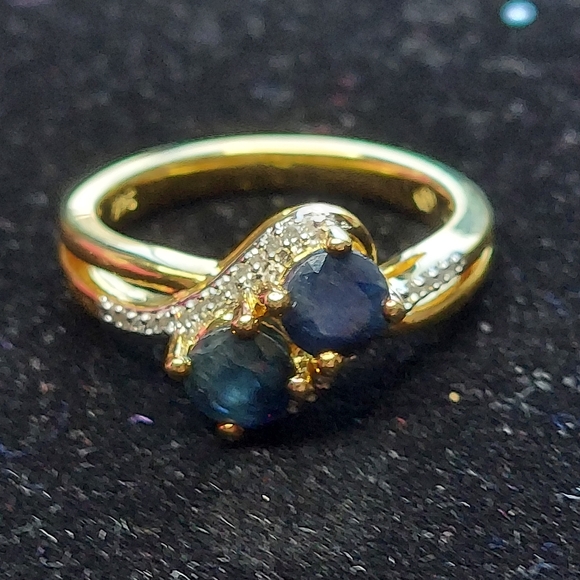SAPHIRE &DIAMOND RING - Picture 3 of 5